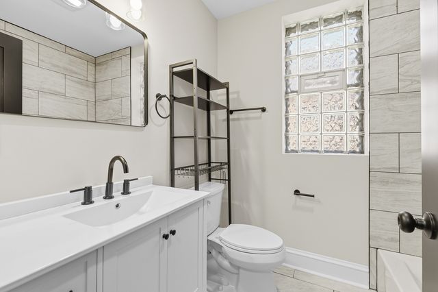 6851 S Paxton Avenue 1N, Chicago, IL 60649