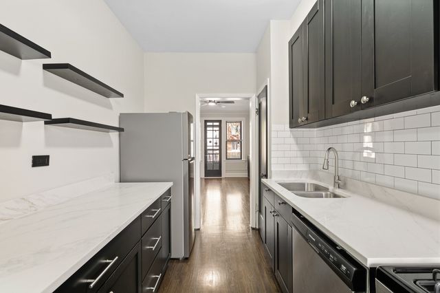 6851 S Paxton Avenue 1N, Chicago, IL 60649