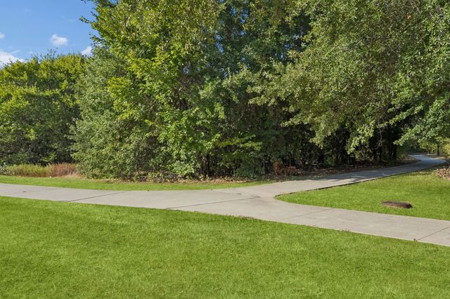 2751 Village Parkway, Flower Mound, TX 75077