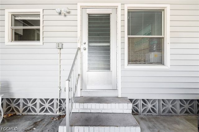 275 Boros DR, North Fort Myers, FL 33903