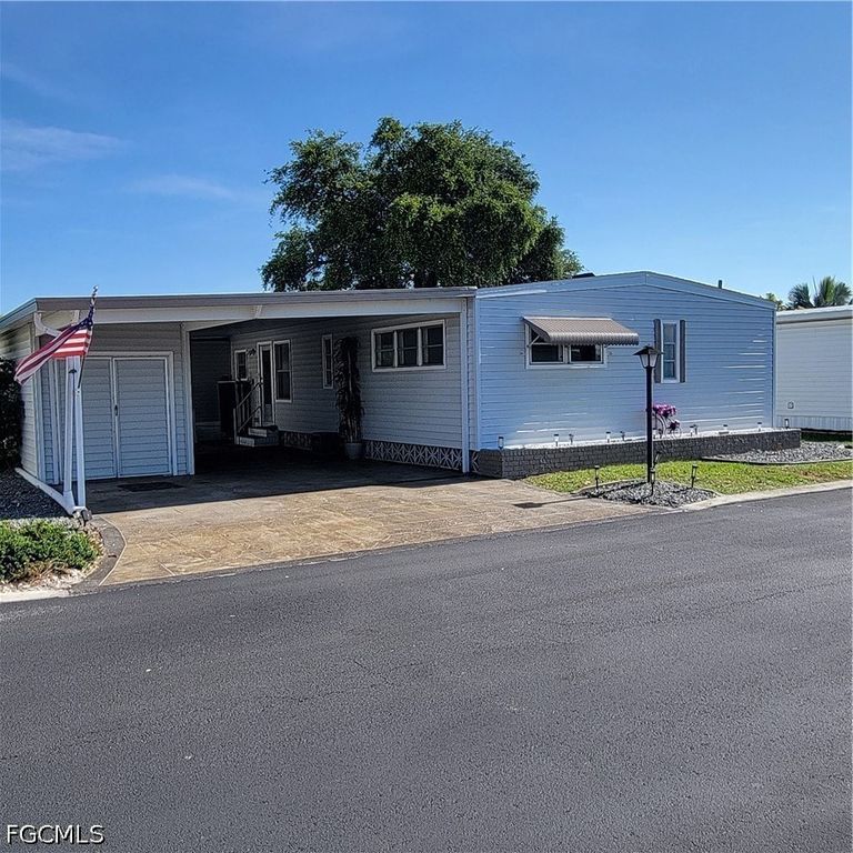 275 Boros DR, North Fort Myers, FL 33903