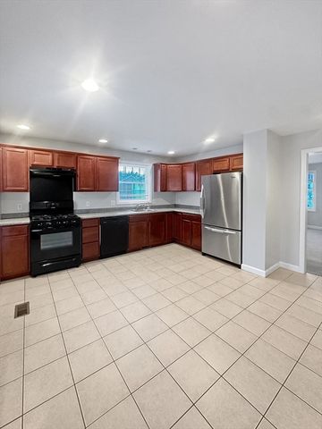 18 Ferry Street B, Lawrence, MA 01841