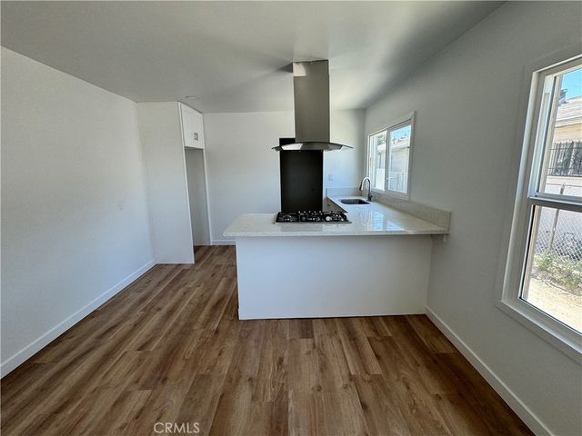 924 E Lanzit, Los Angeles, CA 90059