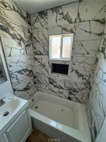 924 E Lanzit, Los Angeles, CA 90059