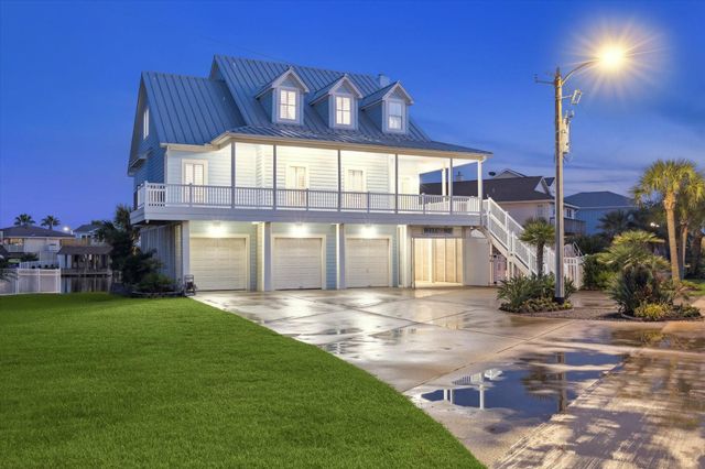 1335 Tiki Drive, Tiki Island, TX 77554