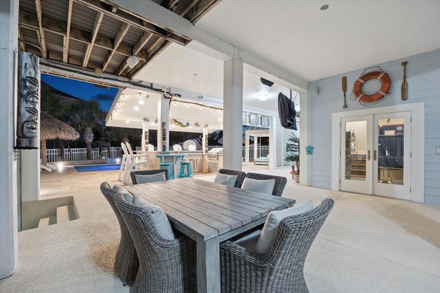 1335 Tiki Drive, Tiki Island, TX 77554