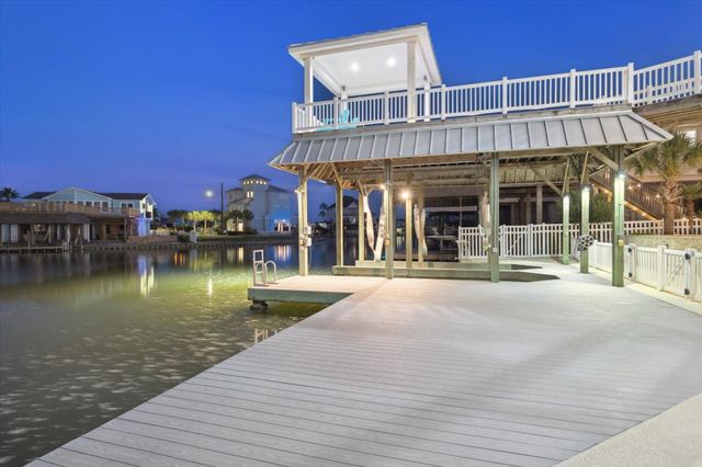 1335 Tiki Drive, Tiki Island, TX 77554