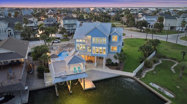 1335 Tiki Drive, Tiki Island, TX 77554