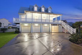 1335 Tiki Drive, Tiki Island, TX 77554