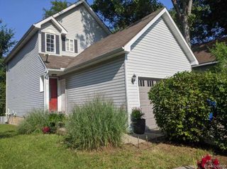 1416 S Hospital Road, Waterford Charter Township, MI 48327