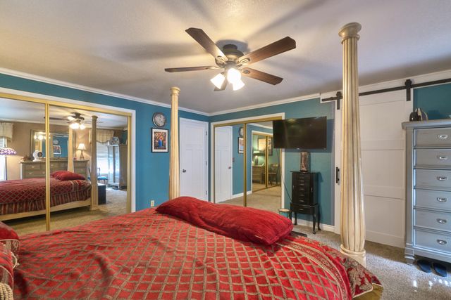 911 La Loma Drive, Medford, OR 97504