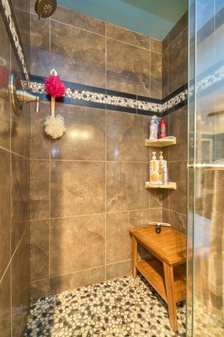 911 La Loma Drive, Medford, OR 97504