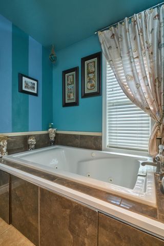 911 La Loma Drive, Medford, OR 97504