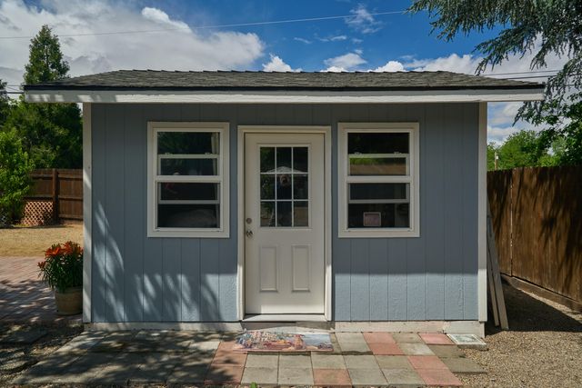 911 La Loma Drive, Medford, OR 97504