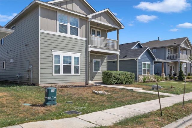 223 Clearlake DR, Hutto, TX 78634