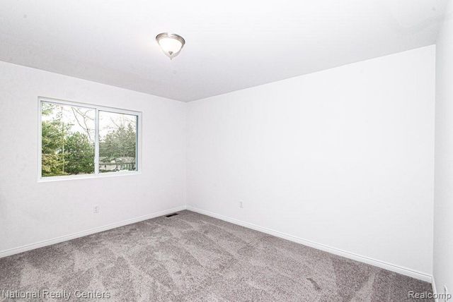 5591 Morgan Lake Drive, Clarkston, MI 48348