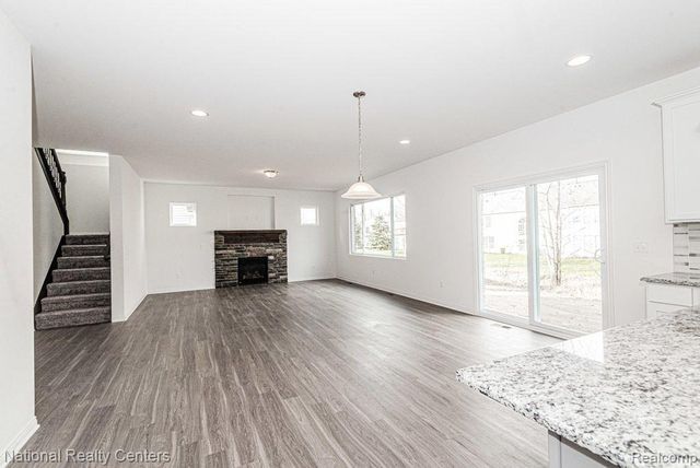 5591 Morgan Lake Drive, Clarkston, MI 48348