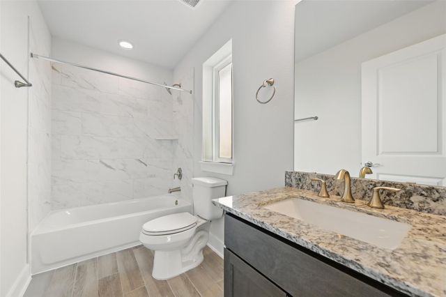 13618 Hartwell Bend Drive, Texas City, TX 77568