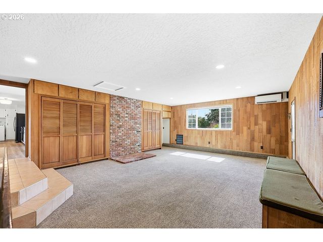 3470 HYACINTH St, Eugene, OR 97404