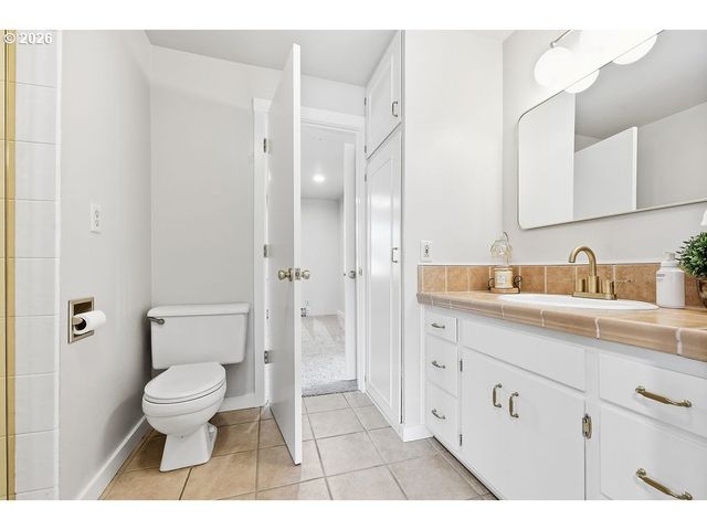 3470 HYACINTH St, Eugene, OR 97404
