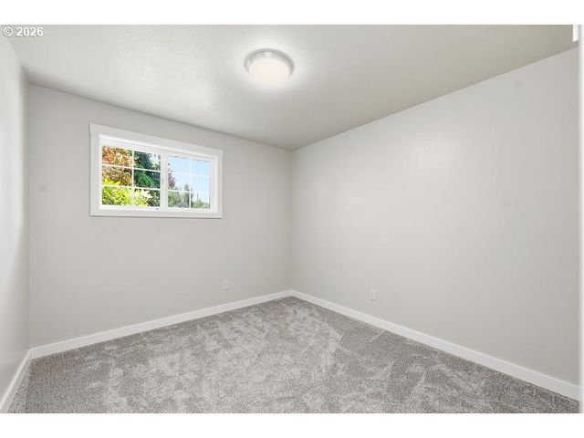 3470 HYACINTH St, Eugene, OR 97404
