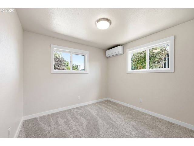 3470 HYACINTH St, Eugene, OR 97404