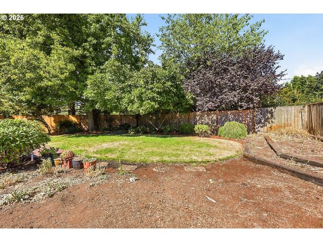 3470 HYACINTH St, Eugene, OR 97404