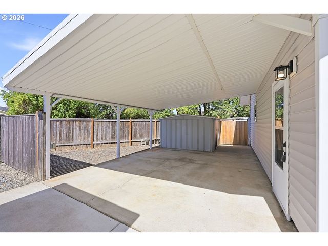 3470 HYACINTH St, Eugene, OR 97404