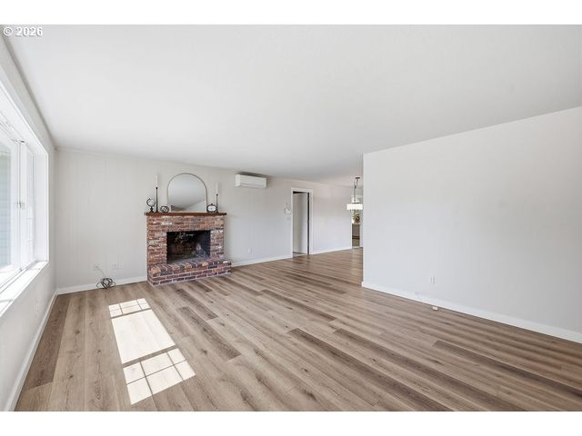 3470 HYACINTH St, Eugene, OR 97404