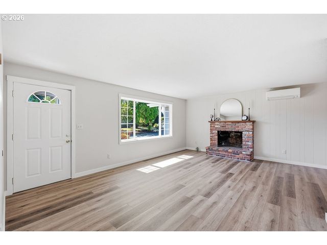 3470 HYACINTH St, Eugene, OR 97404