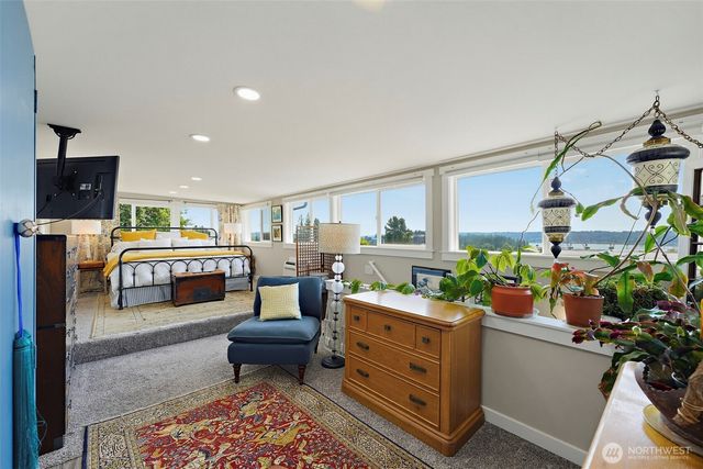 205 S Hartford, Bremerton, WA 98312