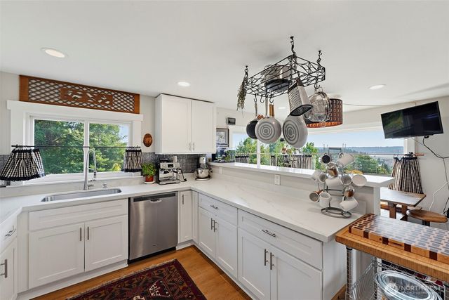 205 S Hartford, Bremerton, WA 98312
