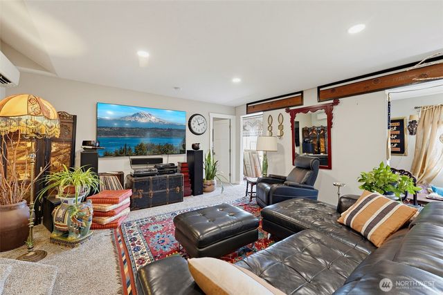 205 S Hartford, Bremerton, WA 98312