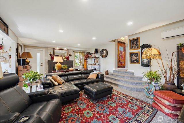 205 S Hartford, Bremerton, WA 98312