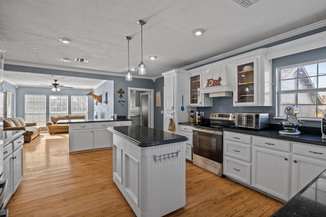 2006 Main Street, Danbury, TX 77534