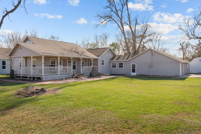 2006 Main Street, Danbury, TX 77534