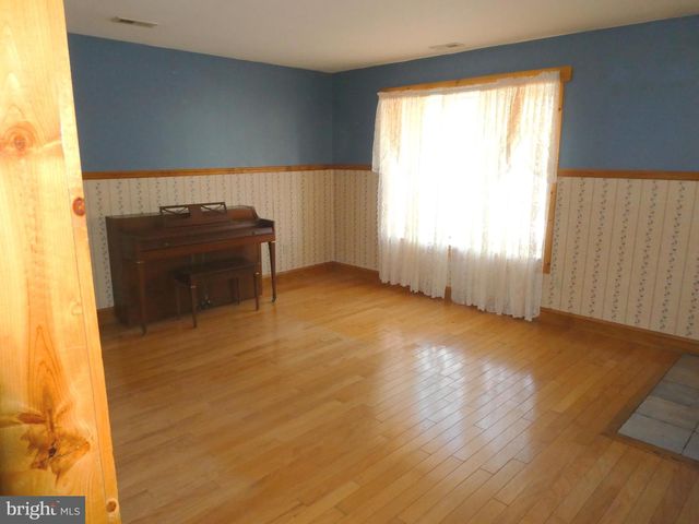 121 CROSLEY DR, Atco, NJ 08004