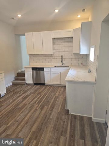 2600 E HOFFMAN ST, Baltimore, MD 21213
