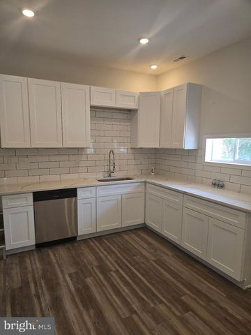 2600 E HOFFMAN ST, Baltimore, MD 21213