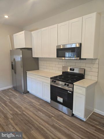 2600 E HOFFMAN ST, Baltimore, MD 21213
