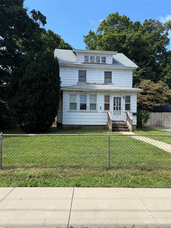 39 Broadway, Greenlawn, NY 11740 — exterior