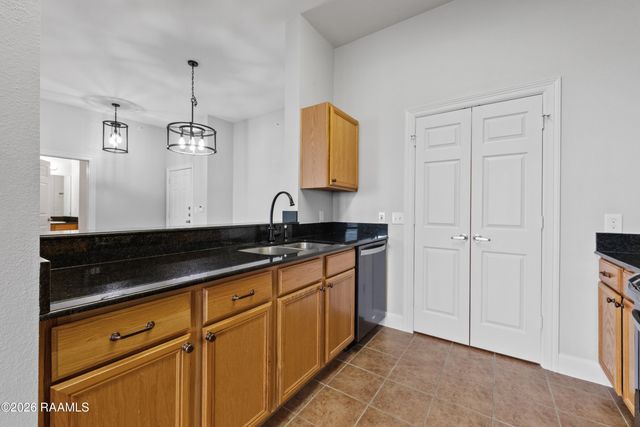 201 Settlers Trace Boulevard Apt 1405, Lafayette, LA 70508