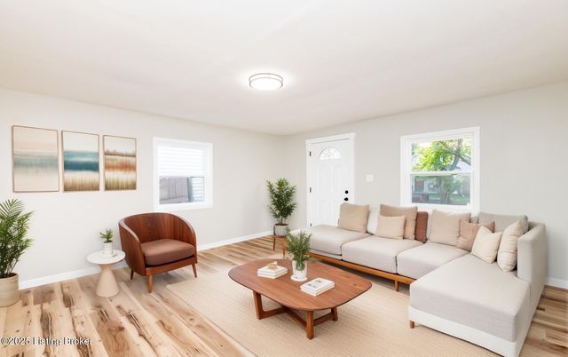 635 Lynn St, Louisville, KY 40217