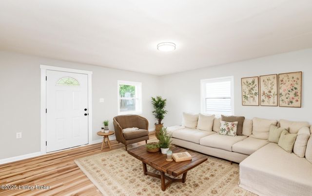 635 Lynn St, Louisville, KY 40217