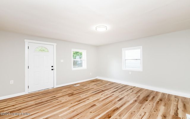 635 Lynn St, Louisville, KY 40217