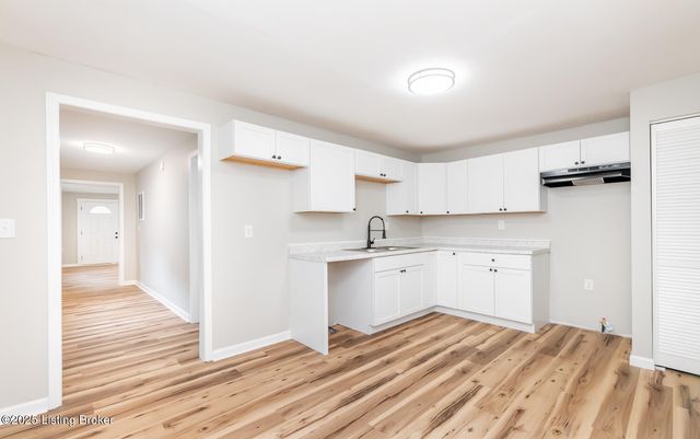 635 Lynn St, Louisville, KY 40217