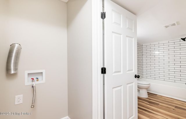 635 Lynn St, Louisville, KY 40217