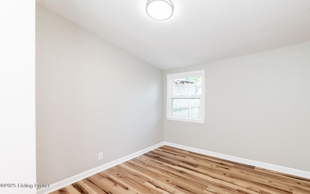 635 Lynn St, Louisville, KY 40217