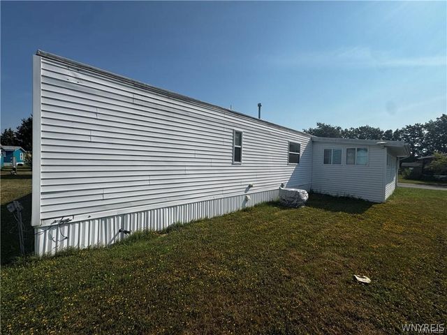 288 Fox Hunt Drive, Lockport Town, NY 14094