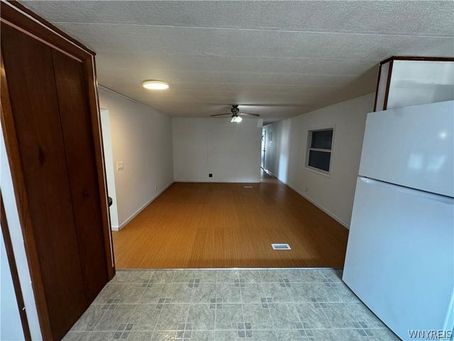 288 Fox Hunt Drive, Lockport Town, NY 14094